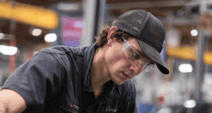 Beyond The Crack: Innovative Technologies In Today’s Auto Glass